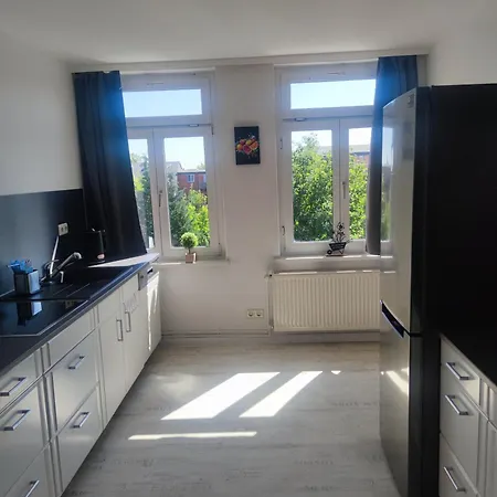 Dachgefluester * Schwerin (Mecklenburg-Vorpommern)