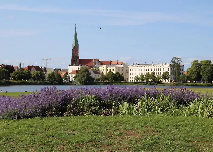 公寓 Dachgefluester 什未林